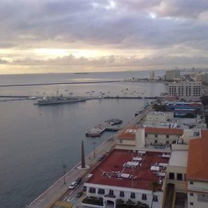 Meet your Posher, Luis alberto